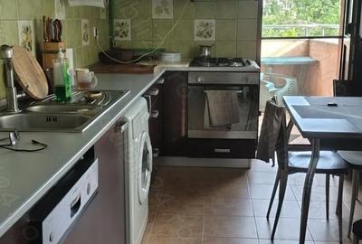 Apartament cu 4 camere decomandat în Central - 3