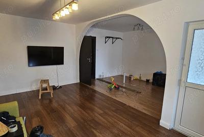 Ap 4 cam modificat in 3, Bl Basarabia, Stadionul Grand Arena, etaj 7 8 bloc 1982 - 8