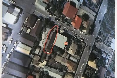 Casă cu 4 camere cu Teren 394 Mp în Central - 2