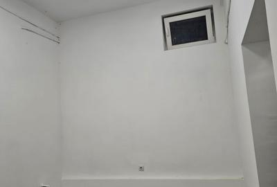 Spațiu comercial, de 100 mp, în Central - 3