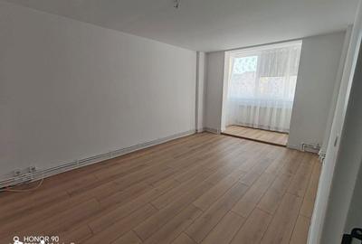 Apartament cu 4 camere în Central - 1
