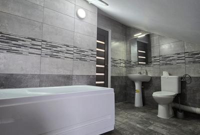 Apartament cu 3 camere semidecomandat în Central - 3