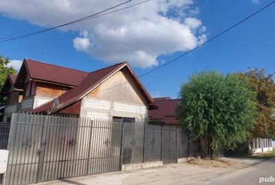 Casă cu 5 camere în Poienarii Burchii - 1