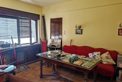 Apartament cu 3 camere nedecomandat în Sala Palatului - 8