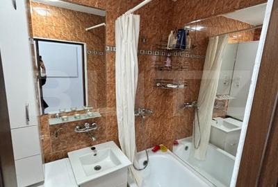 Apartament de vanzare, cu 2 camere, 35 mp, etaj 4/4, zona Decebal - 5