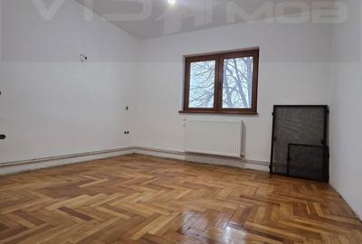 Apartament cu 3 camere decomandat în Central - 2