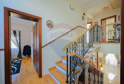 De vanzare vila cu 7 camere, drum privat, in zona de Dealuri - 18