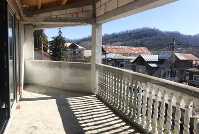 Casă cu 6 camere cu Teren 3050 Mp în Mănești - 7