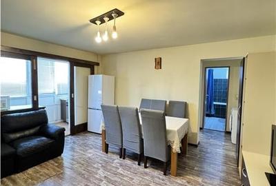 Apartament cu 3 camere decomandat în Cantemir