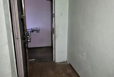 Garsoniera 13 decembrie etaj 4 necesita renovare pret 7000 detalii la - 3