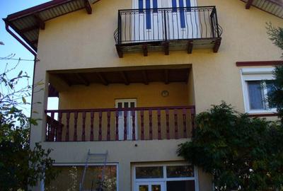 Casă cu 3 camere cu Teren 380 Mp în Central