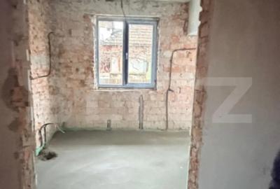Apartament cu 3 camere decomandat în Tractorul - 5