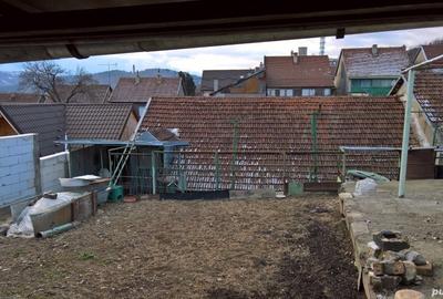 Casă cu 5 camere cu Teren 300 Mp în Muncitoresc - 4