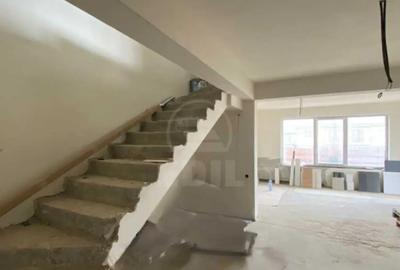 Casă cu 4 camere cu Teren 300 Mp în Florești