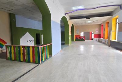 Spațiu comercial, în Central - 4