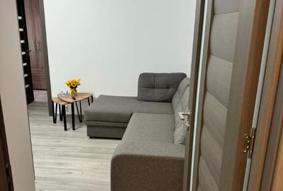 Apartament cu 2 camere semidecomandat în Craiovița Nouă