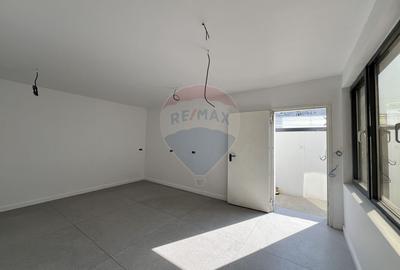 Spatiu comercial modern de inchiriat / 2 locuri de parcare - 30