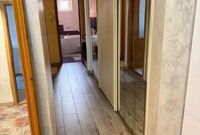 Apartament cu 3 camere decomandat în Paltin