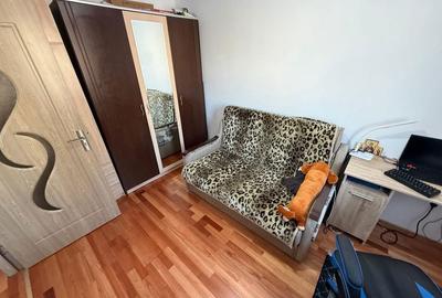 Apartament cu 2 camere nedecomandat în Micro 14 - 16