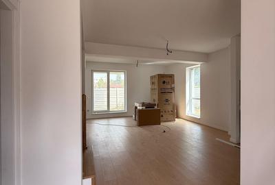 Casă cu 3 camere cu Canalizare în Titan - 2