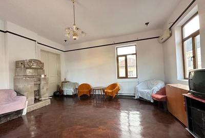 Apartament cu 2 camere decomandat, mobilat în P-ța Sfânta Vineri - 2