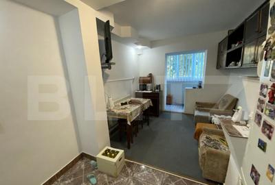 Apartament 4 camere, in suprafata de 74 mp, decomandat, zona - 6