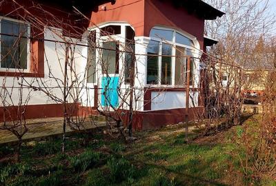 Casă cu 4 camere în Moșteni