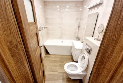 Apartament 3 camere decomandat, 2 bai, Centru, renovat - 9