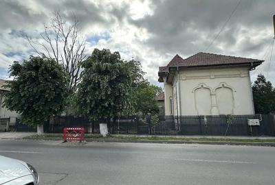 Casă cu Teren 1100 Mp în Central - 10