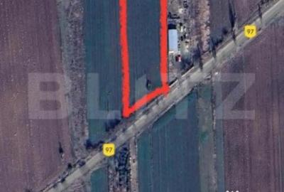 Teren de 6000 mp, în Central