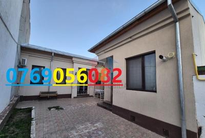 Casa 4 cam 200mp, caramida teren 509 mp mobilata zona Centr - 1