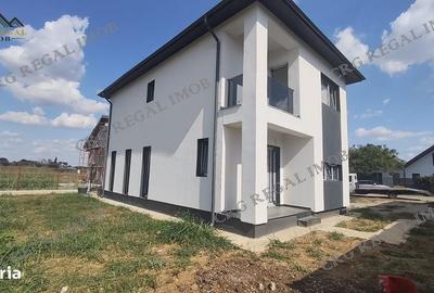 Casă cu 4 camere în Berceni
