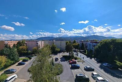 Apartament cu 2 camere decomandat, mobilat în Avantgarden