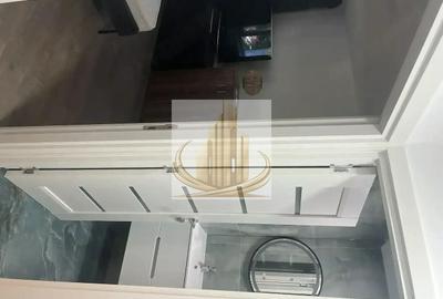Apartament cu 3 camere semidecomandat în Soarelui