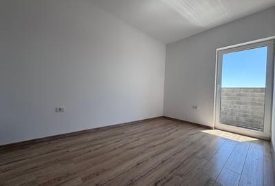 Duplex cu 4 camere cu Canalizare în Moșnița Nouă - 9