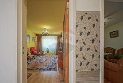 Apartament cu 3 camere semidecomandat, mobilat în Griviței