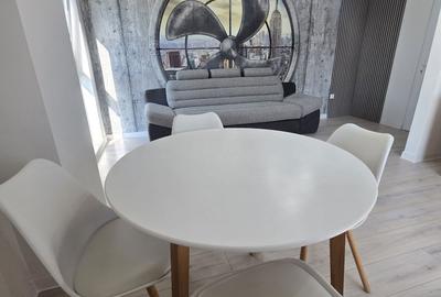 Apartament cu 2 camere decomandat în Central