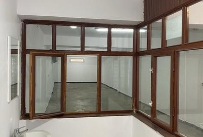 Spațiu comercial, de 80 mp, în UTA - 8