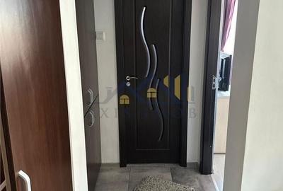 Apartament cu 2 camere semidecomandat în Micro 3 - 7