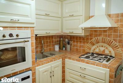 Casă cu 6 camere cu Garaj în Voitinel - 2