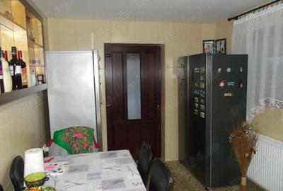 Casă cu 3 camere în Ghirodei - 2