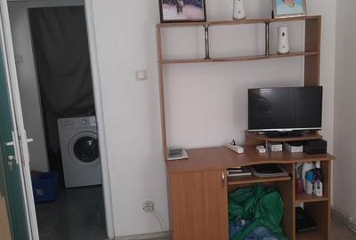 Apartament cu 2 camere semidecomandat în Micro 9 - 2