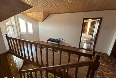 Casă cu 5 camere cu Teren 1200 Mp în Halmeu - 8