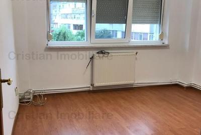 Apartament cu 3 camere decomandat în Obor - 3