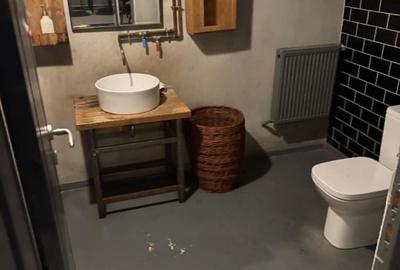 Spațiu comercial, de 200 mp, în Central - 7