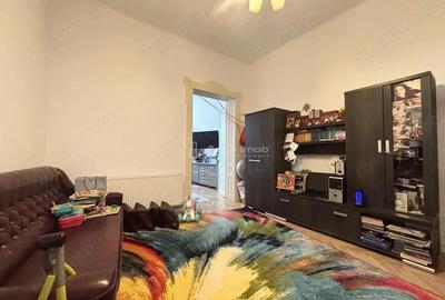 Apartament cu 3 camere semidecomandat în Central