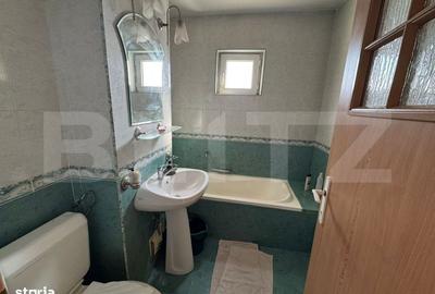 Apartament cu 3 camere decomandat în Gojeiești - 12