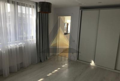 Duplex cu 10 camere cu Canalizare în Pipera - 9