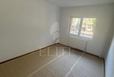 Apartament cu 3 camere decomandat în Gheorgheni