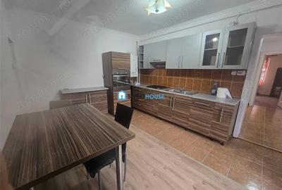 Casă cu 3 camere cu Teren 681 Mp în Central - 1